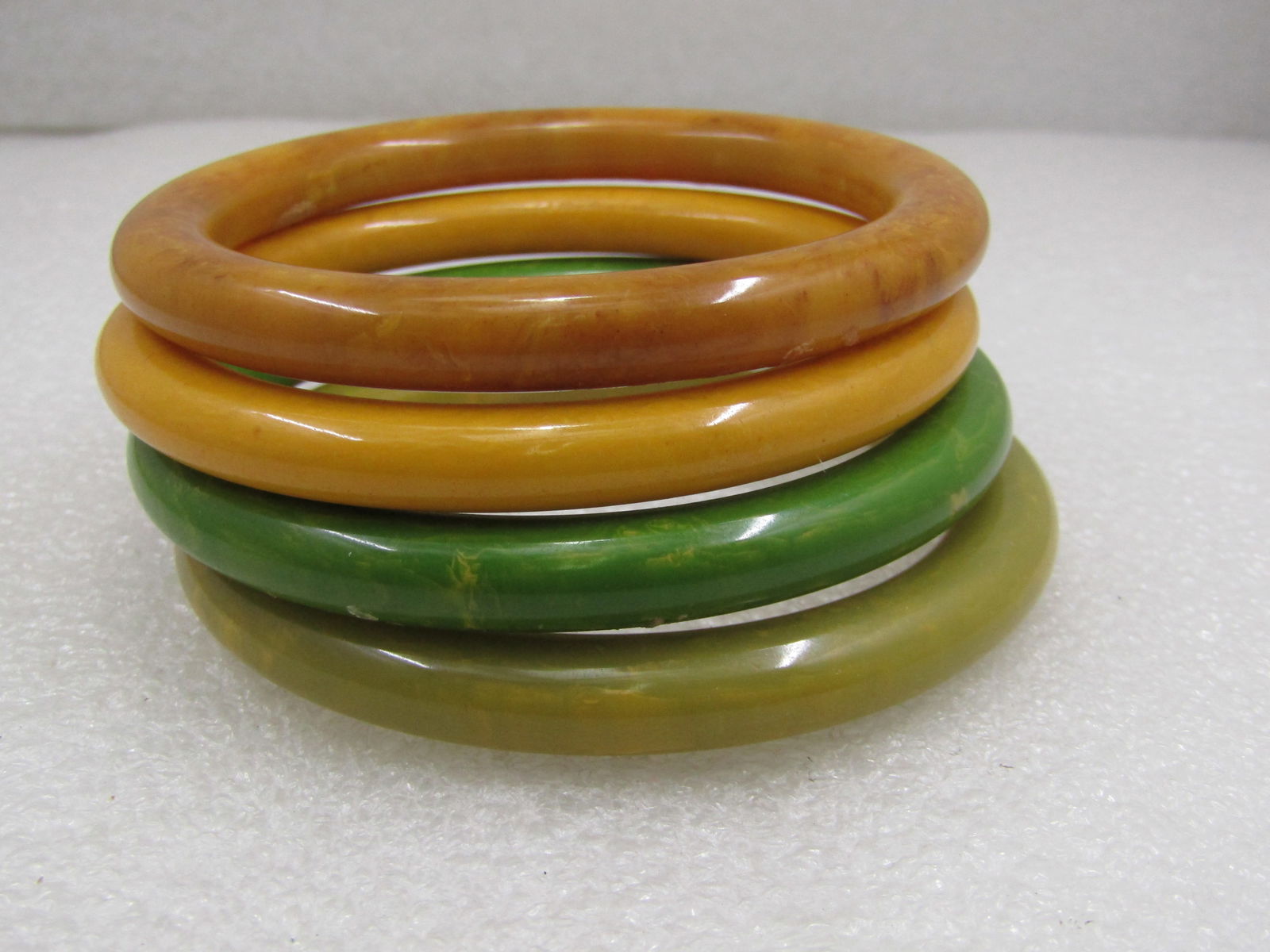 Vintage 4 Bakelite Bangle Bracelets, 8", Greens & Yellow (1 of 6)