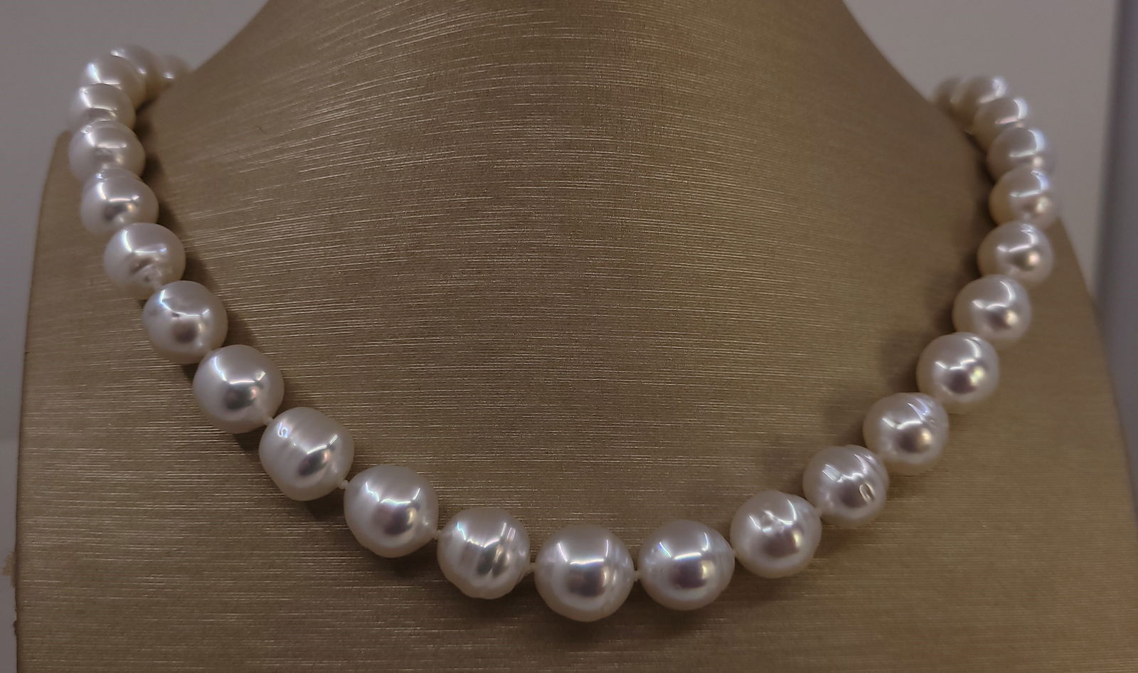 Necklace PSL Certified Australian South Sea Pearls - 9.0x11.4mm (1 of 16)