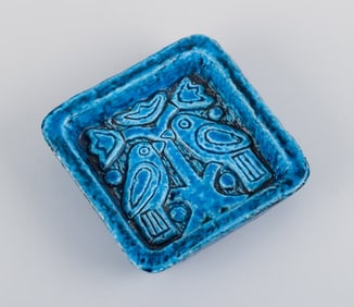 Charlotte Hamilton for Rörstrand, ceramic bowl in turquoise glaze decorated with birds.