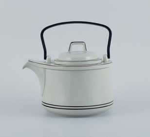 Jens Harald Quistgaard for Bing & Grøndahl, "Colombia" teapot in stoneware.