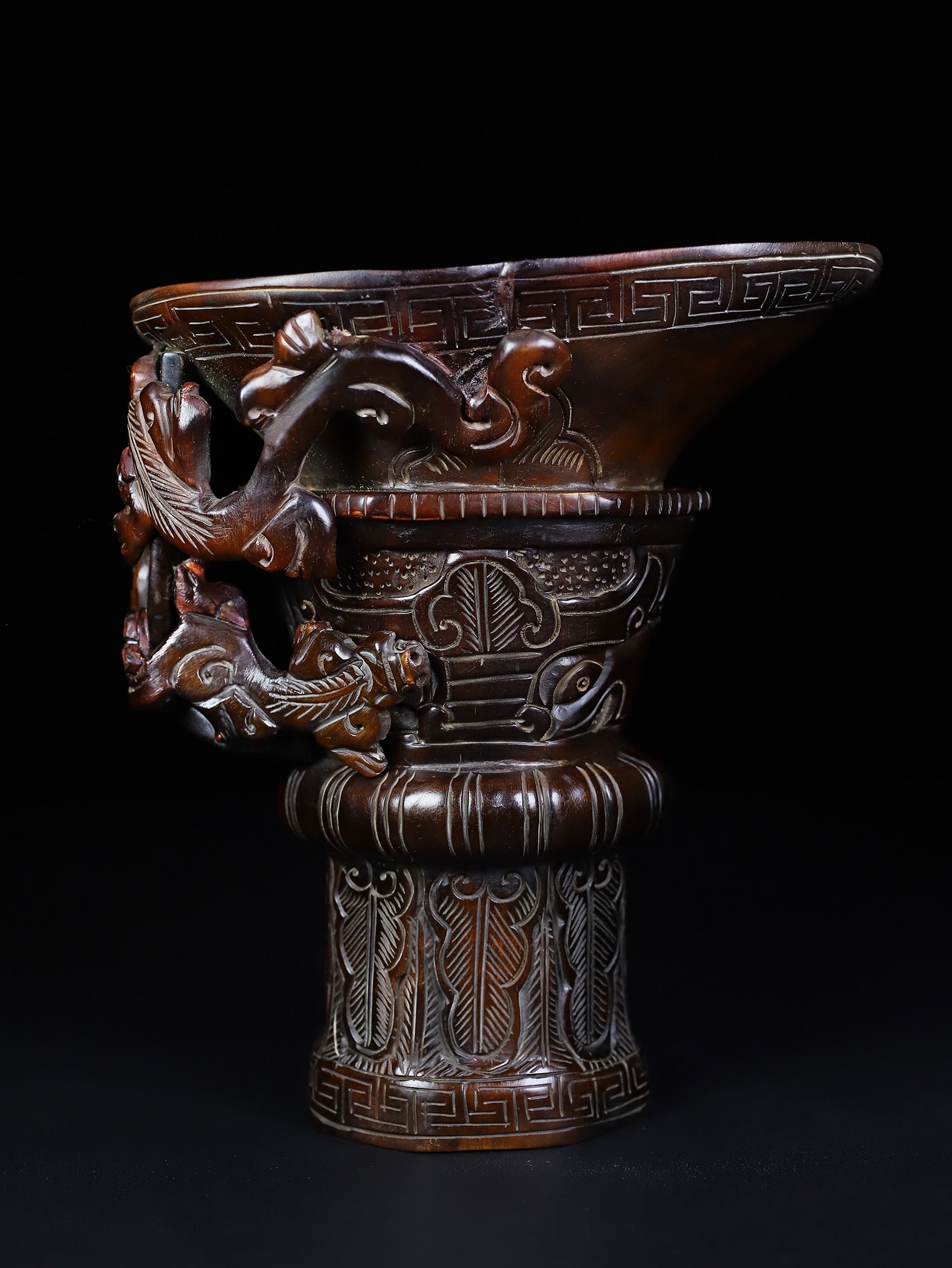 Old Chinese Ox Horn Chi Dragon Wine Cup: Title: Old Chinese Ox Horn Chi Dragon Wine Cup Date/Period: After1860 Origin: Chinese Dimension: 175x150(mm) 6.89x5.91(inches) Materials: Ox Horn Reserve: $256.00 Shipping: Domestic: Shipping rates ar