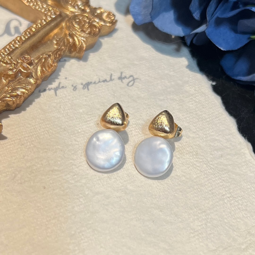 Frosted Heart Button Earrings: Frosted heart button earrings. 12MM. Natural high quality freshwater button baroque pearls, with slight flaws Reserve: $50.00 Shipping: Domestic: Shipping rates are determined by destination Internati