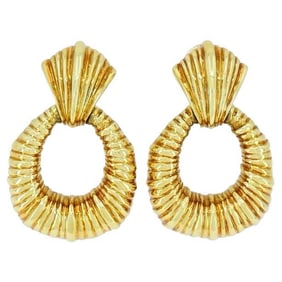 1970s Van Cleef & Arpels 18k Gold Door Knocker Clip-on Earrings