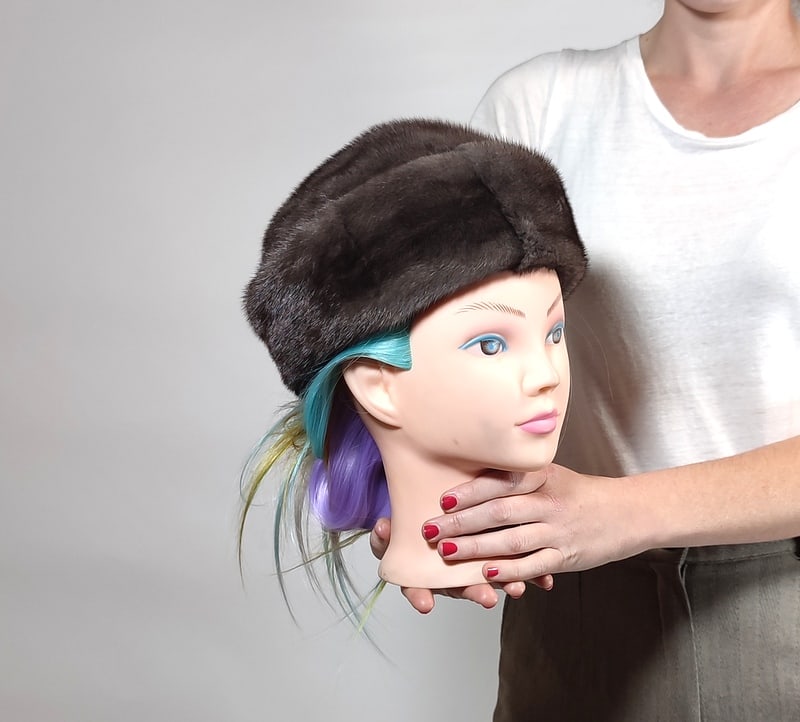 SAPHIRE MINK FUR HAT: Title: SAPHIRE MINK FUR HAT Size/Dimensions: Approximate size: 55-56 cm -21.65-22.04 in - Size M Description: We offer in house shipping - Fedex shipping = $35; 5-7 working days; Reserve: $70.00 Shipp