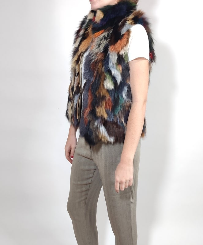 MULTICOLORED FOX FUR VEST EU: S; US: 6: Title: MULTICOLORED FOX FUR VEST EU: S; US: 6 Size/Dimensions: Approximate size- EU: S; US: 6 : Important details: Length: 60cm/23.62in -Shoulders width:40cm/15.75in -Bust size ( pit to pit x2 ):90cm/