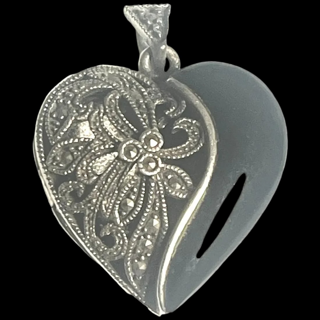 Vintage Marcasite & Onyx Heart Locket Pendant: Title: Vintage Marcasite & Onyx Heart Locket Pendant Description: Vintage Marcasite & Onyx Heart Locket Pendant Hallmarked: 925 Weighs 10.4 grams Measures Approx. 1.25 x 1 inch Date/Period: Vintage Ma