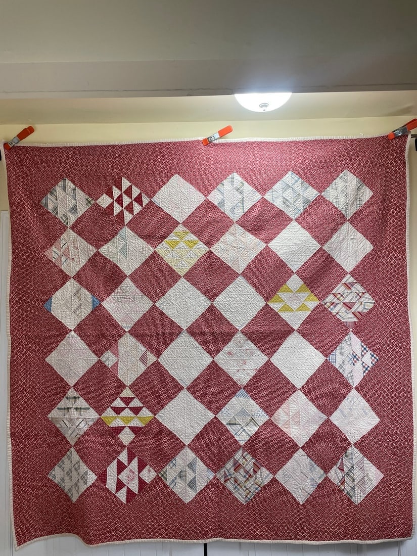 Red Triangle Summer Quilt 76" x 74" (1 of 8)