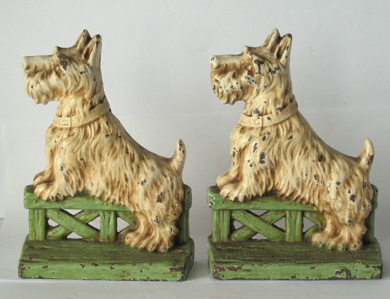 Antique cast iron Westie at the Fence bookends. (1 of 4)
