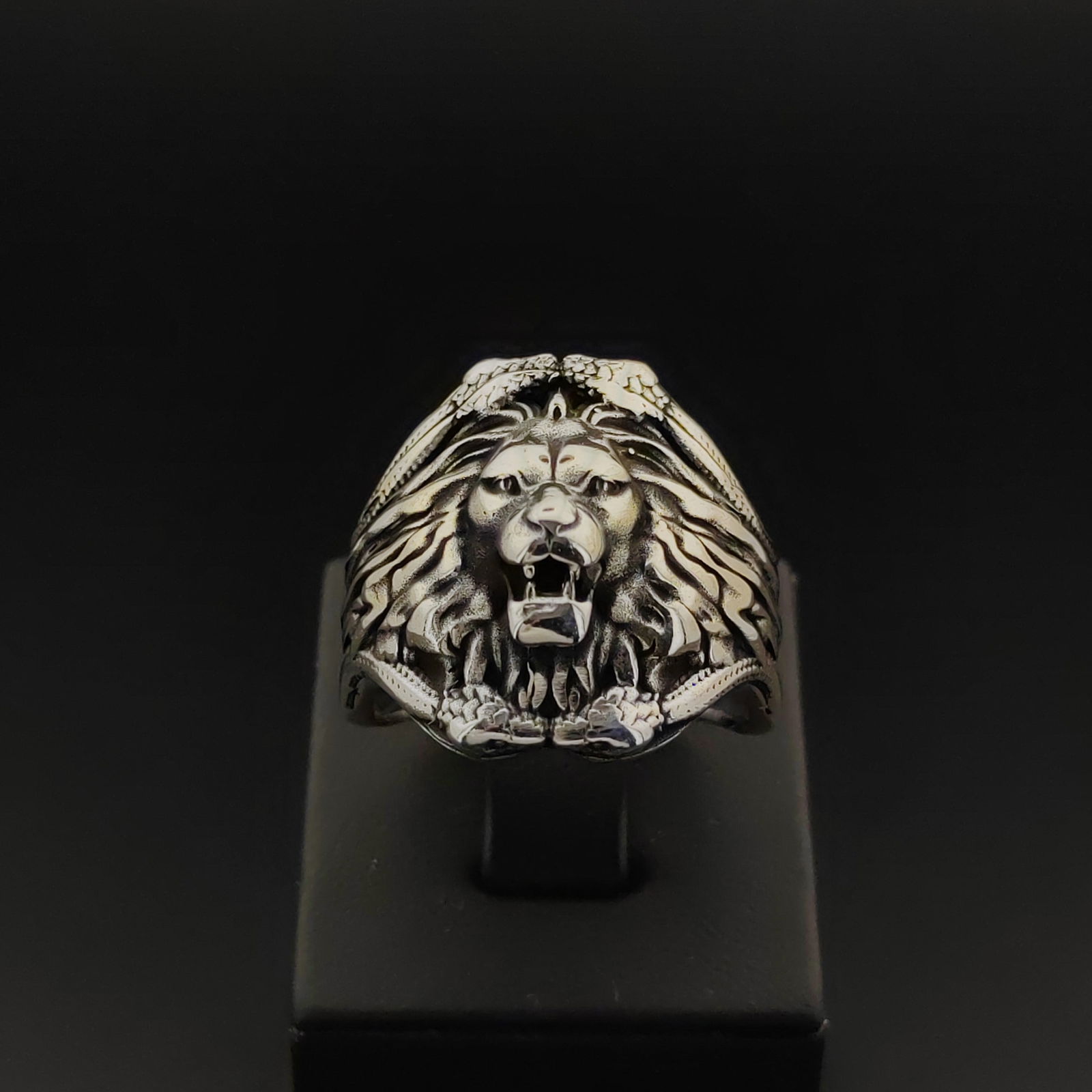 925 Sterling Silver Lion Ring (1 of 8)
