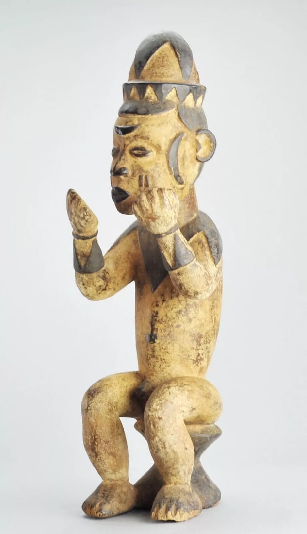 African Art Anjemu Decorative Male 18" Statue sculpture IDOMA Figure: NIGERIA Anjemu Decorative Male Statue IDOMA In the style of Okwoga Anjenu statues appear in fertility rites, they are usually female, but can also represent the chief, the husband The character is usu
