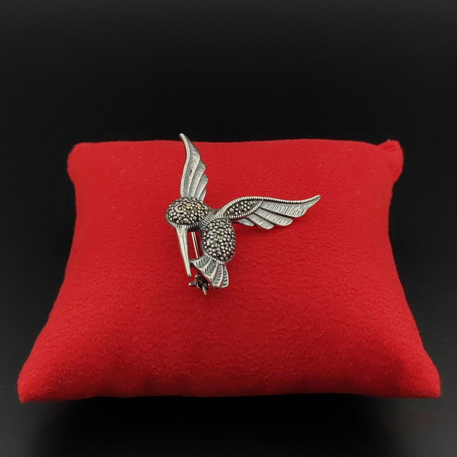 925 Silver Bird Brooch Ornated With Marcasite: Description: 925 Silver Bird Brooch Ornated With Marcasite -Condition:New Weight:7g Size:1.61x1.41 inch (41x36mm) With Gift Box. Express Shipping.Carrier:DHL Express Combine Shipping Prices: 2 lots 30