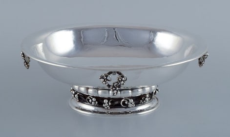 Georg Jensen, large and impressive centerpiece in sterling silver. Featuring grape clusters.