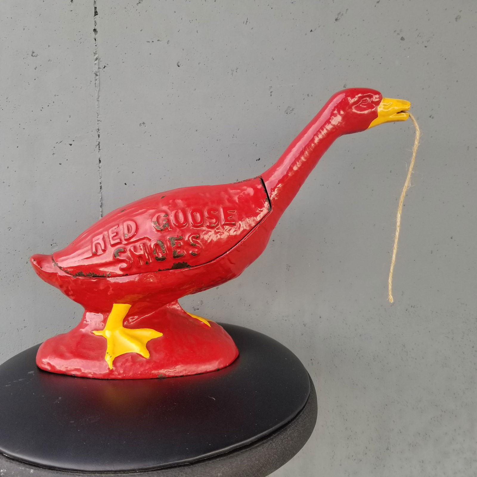 CAST IRON RED GOOSE STRING DISPENSER (1 of 5)