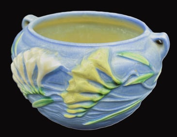 ROSEVILLE POTTERY FREESIA BLUE JARDINIERE 669-4