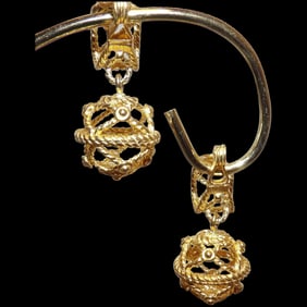 Rare Monet Gold Clip on Earrings