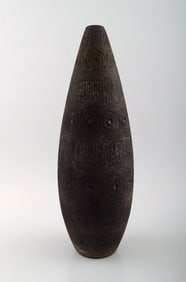 Elsi Bourelius (1909-2001) for Jie, Gantofta. Swedish ceramist. Large modern ceramic vase, c. 1960.