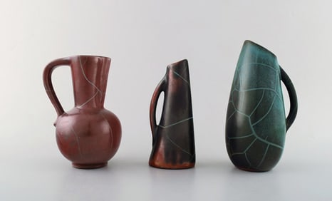 Richard Uhlemeyer, German ceramist. Collection of ceramic jugs/vases, beautiful cracked glaze in red