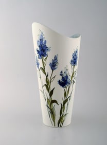 Hilkka-Liisa Ahola (1920-2009) for Arabia. Vase in glazed ceramic with floral motif. 1960's.