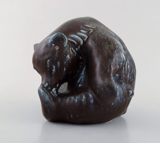 FEJ (Folke and Elsa Jernberg), Sweden. Bear in glazed ceramics. Beautiful glaze in black and blue
