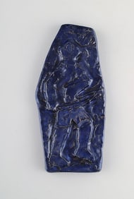 Swedish ceramist. Unique wall plaque in glazed stoneware. Blue glaze with hunter motif. 1960's.