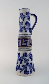 Zoller, Germany. Large beer mug in hand-painted ceramics. Mid-20th century. Measures: 41 x 14 cm.