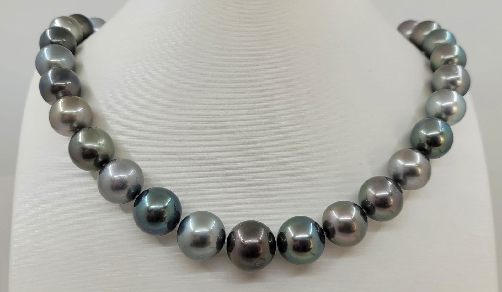 PEARL INSTITUTE CO. Certified Multi Tahitian Pearls - Huge Size - 11.0x14.2mm Necklace (1 of 20)
