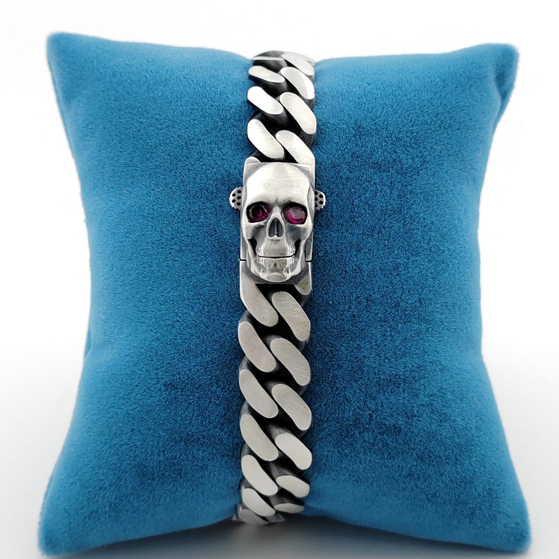 925 Sterling Silver Men's Bracelet with Skull Clasp (1 of 8)