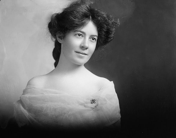 1905, MIRA HIGDON,CM BELL: Title: 1905, MIRA HIGDON,CM BELL Original Date: See title Dimensions: 8X10 Description: || UNITED STATES SHIPPING ONLY! || This lot is a Dye Based Photolithograph and is a restoration print, produced 