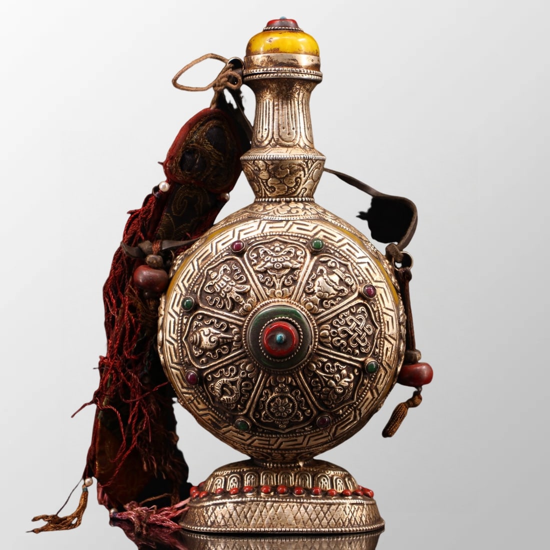 Tibetan Beeswax Plated Silver Inlay Gem Snuff Bottle (1 of 10)