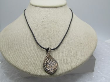 Vintage Sterling Hammered Pendant Necklace, Signed Zina. 20"