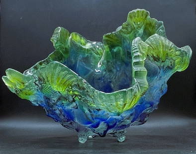 Stunning Amanda Brisbane (1964-2016) "Frozen Water" Art Glass Centerpiece Bowl: Title: Stunning Amanda Brisbane (1964-2016) "Frozen Water" Art Glass Centerpiece Bowl Date/Period: 2004 Dimension: Approx. 17" diameter x 12.5" Material: glass Additional Information: Amanda Brisbane,