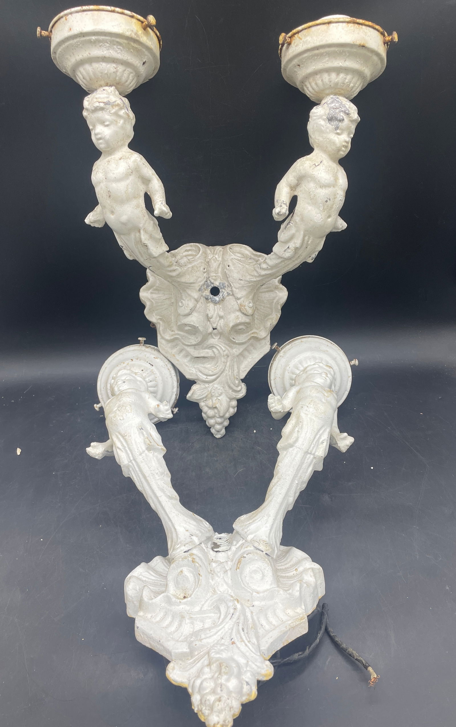 Pair of Antique Cherub Angels Wall Sconce Lights Cast Metal (1 of 11)