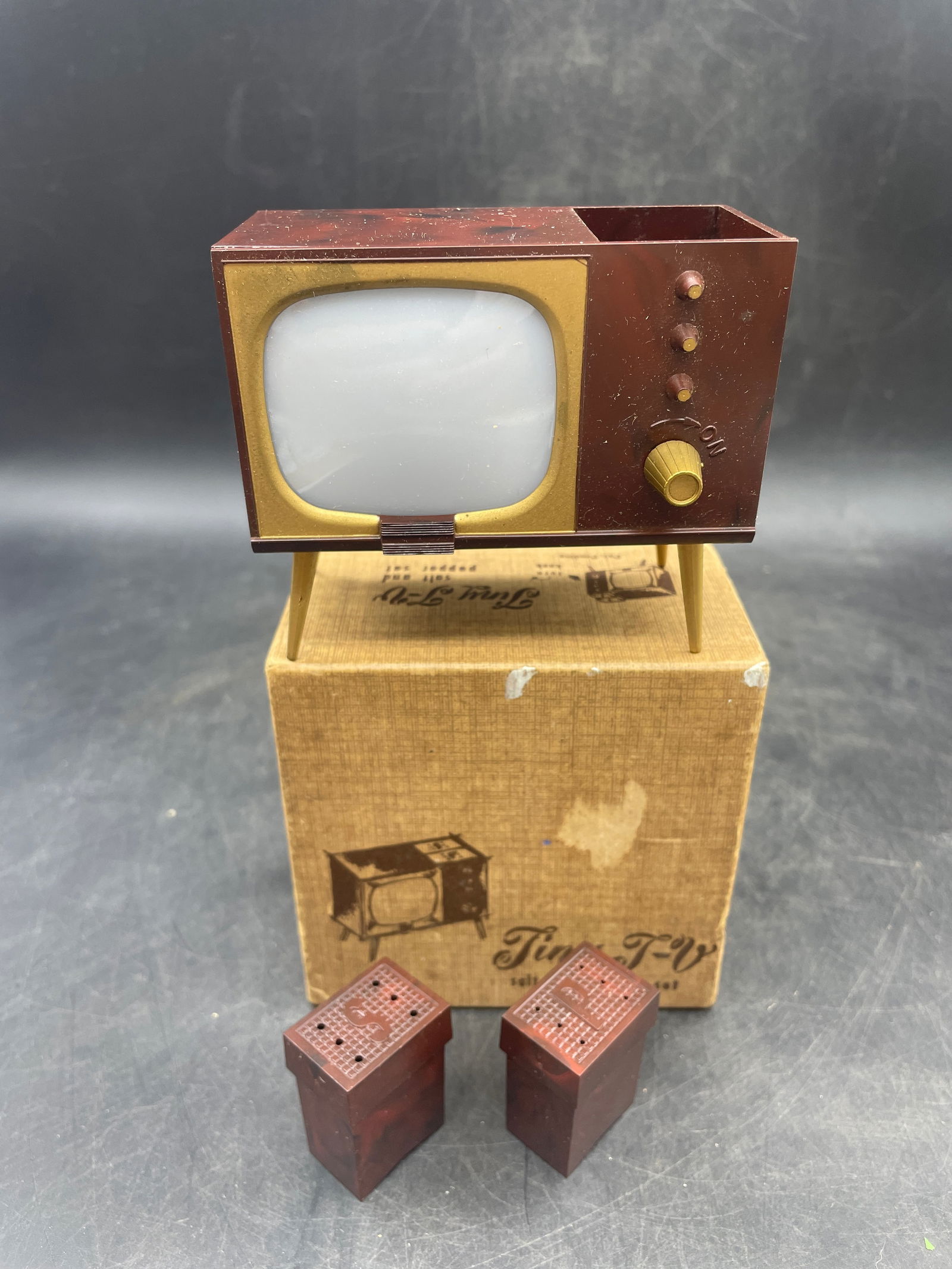1950's VTG Tiny TV Salt & Pepper Set Original Box (1 of 8)