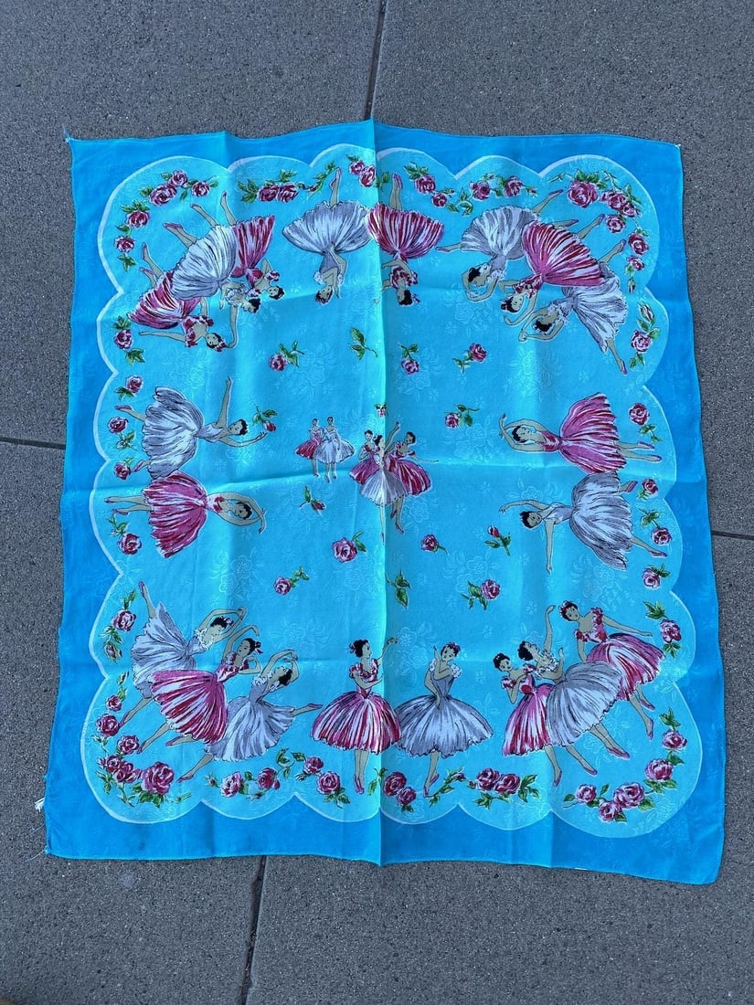 VTG 1940s Large Ballerina Dancer Scarf 27.25 x 31 Inches (1 of 10)