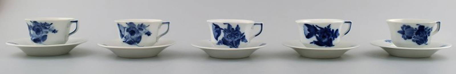 5 sets of Royal Copenhagen Blue Flower Angular, espresso cups (mocca cups). (1 of 4)