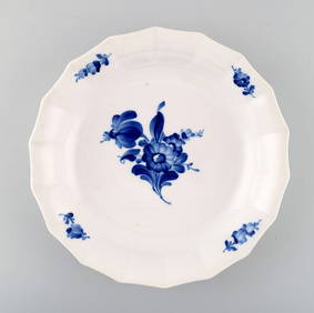 Royal Copenhagen Blue Flower Angular, bowl. Decoration Number 10/8529. (1 of 4)