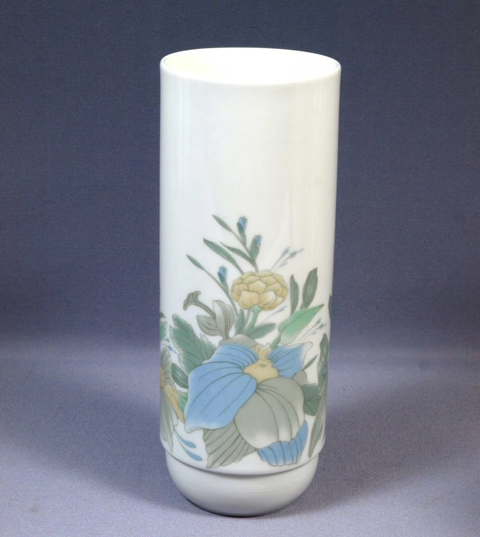 ROSENTHAL Studio Line VASE Flowers Germany Ambrogio Pozzi Signed: This is an absolutely stunning Vase from ROSENTHAL. The vase has pink flowers and greens. It is designed and signed by Ambrogio Pozzi, a famous designer for Rosenthal. The vase is 9" tall to the rim a