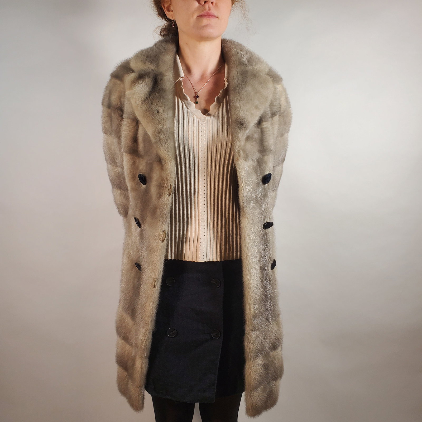 PLATINUM MINK FUR COAT EU: L; US: 14: Title: PLATINUM MINK FUR COAT EU: L; US: 14 Dimensions: Aproximate size- EU: L; US: 14 : Important details: Length: 95cm/37.4in -Shoulders width:42cm/16.54in -Sleeve Length:56cm/22.05in -Bust size ( p