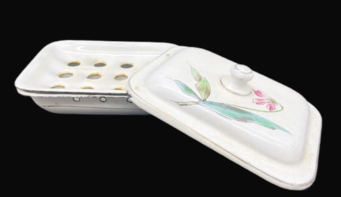 VINTAGE FRENCH ENAMEL SOAP DISH WITH LID AND DRAIN PLATE, FLORAL PATTERN ON LID