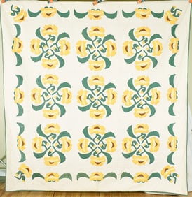 20's Art Nouveau Poppy Applique Quilt