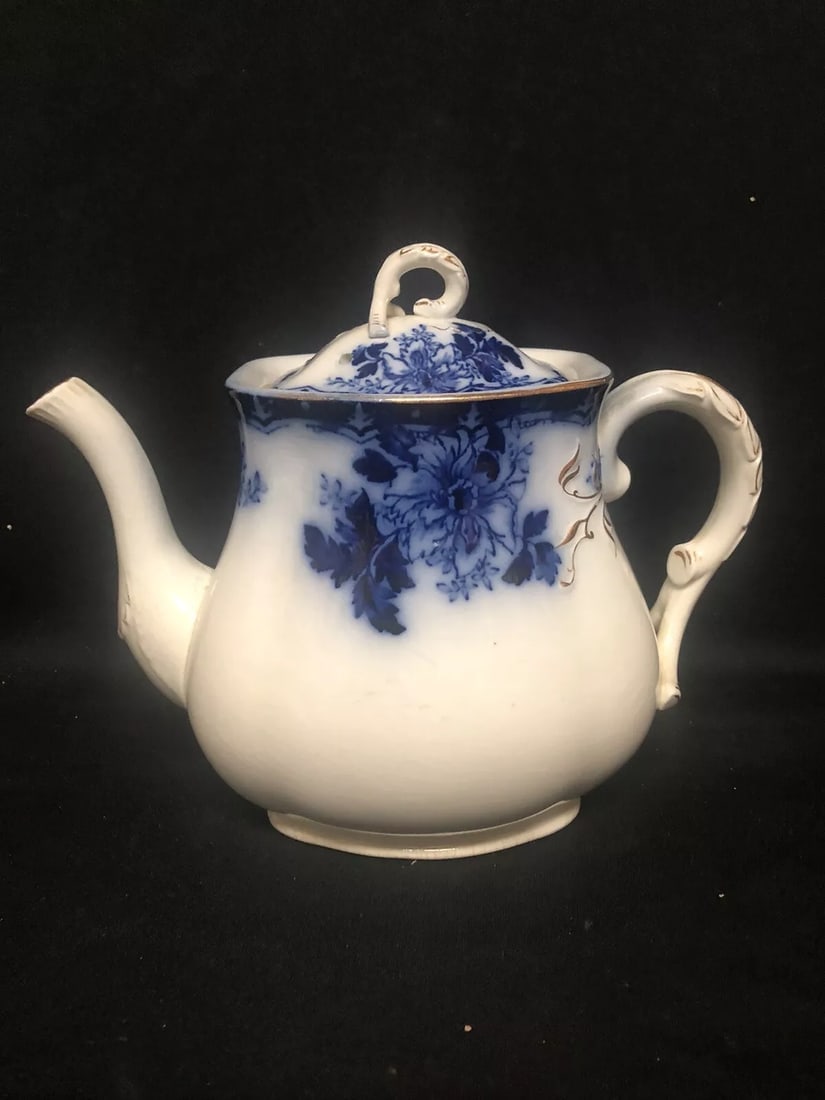 Flow Blue Teapot (1 of 5)