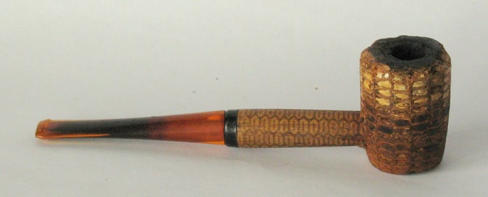 Vintage corn cob smoking pipe.