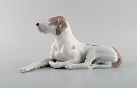 Royal Copenhagen porcelain figurine. Pointer. Model number 1635.