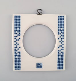 Royal Copenhagen annual frame from 1985 (large) with hanger in sterling silver by A. Michelsen.