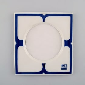 Royal Copenhagen annual frame from 1973 (large) with hanger in sterling silver by A. Michelsen.