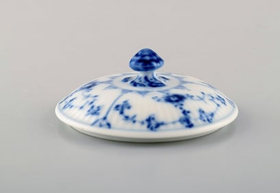 Royal Copenhagen. Blue fluted plain lid. Model number: 1/239.