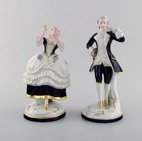 Royal Dux. Dancing rococo couple in porcelain. 1940's.