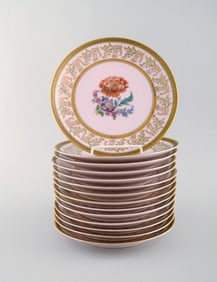 Johann Haviland Bavaria, Germany. 14 decorative plates in hand painted porcelain. Flowers on pink