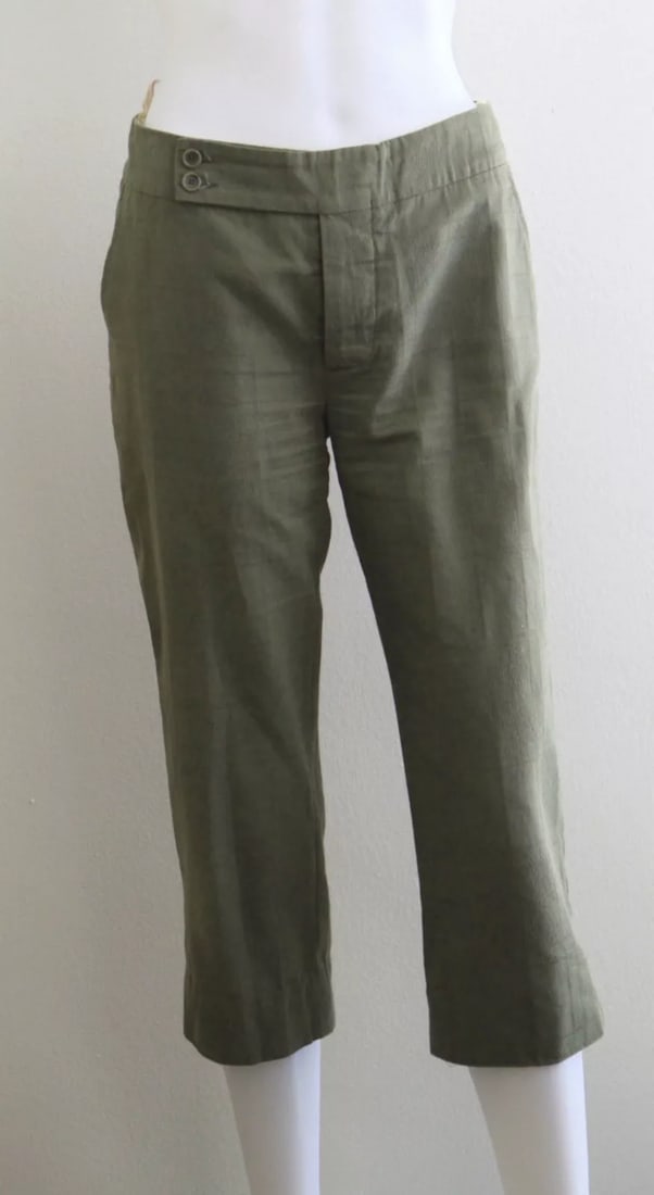 MARNI SIZE 40 100% COTTON PANTS MADE IN ITALY CROPPED STYLISH: N MARNI CROPPED PANTS SIZE: 40 100% COTTON WAIST - 30-31'' LENGTH - 30 1/2'' INSEAM - 21'' SIZE: 40 PLEASE, CHECK OUR OTHER VINTAGE DESIGNER'S UNIQUE COLLECTIONS. ALL OUR ITEMS ARE IN GOOD CONDITION.