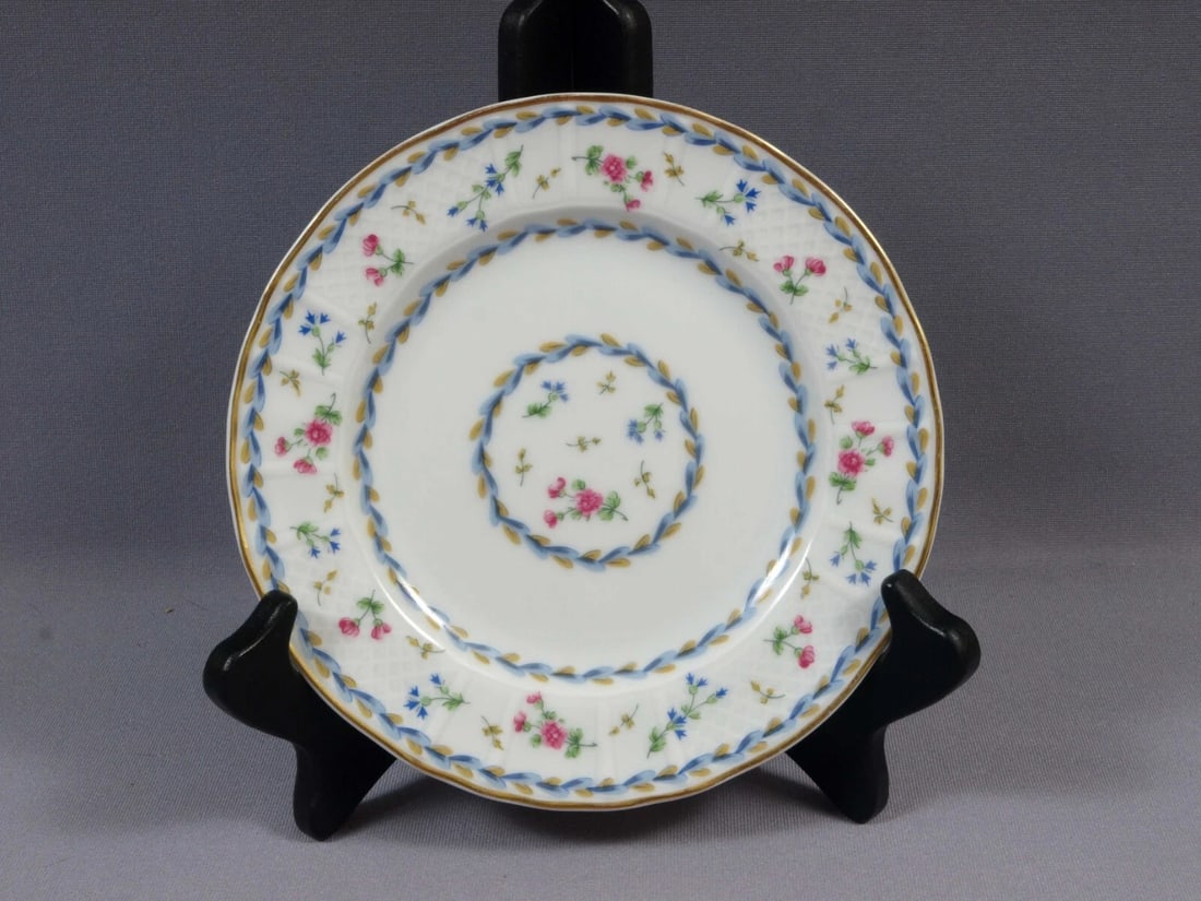 Limoges BERNARDAUD France ARTOIS BLEU Bread Butter Dessert Plate Gray Mark: This is a rare and gorgeous Bread and Butter/Dessert Plate, is made in Limoges, France by Bernardaud. It is in their historical ARTOIS BLEU Pattern. Artois Bleu is a simple yet sophisticated pattern b